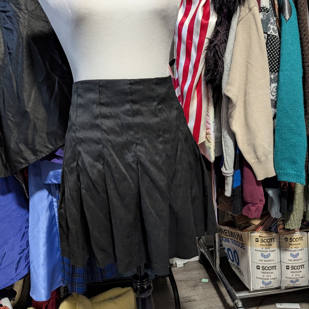 *Sold*Ardene Black Pleated Skater Skirt - Picture 2 of 6